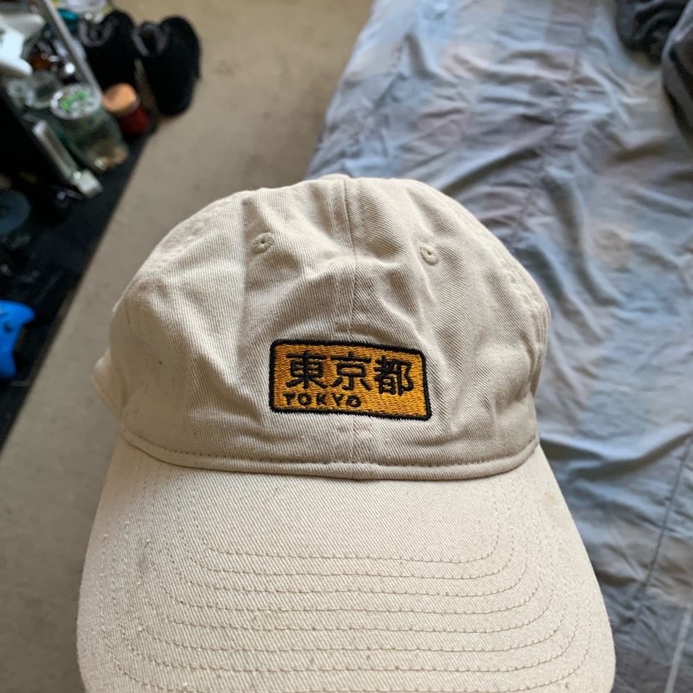Tokyo hat Japanese writing